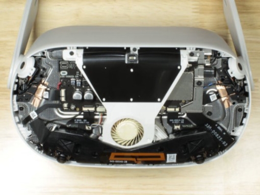 תמונה של החלפת חיישנים Oculus Quest 2 .